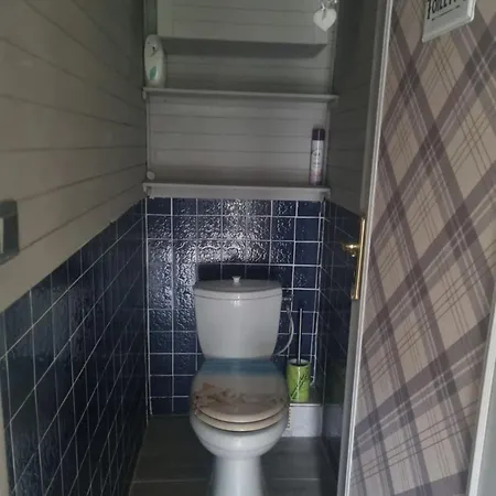 A La Maison Du Bonheur *