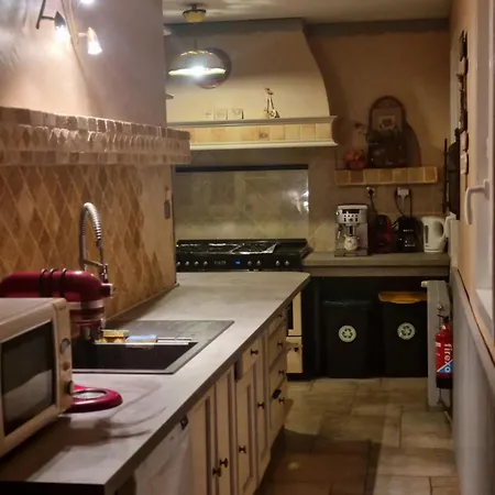 A La Maison Du Bonheur